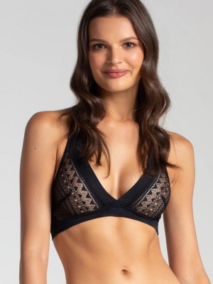 Сутиен с меки чашки в черен цвят LACE