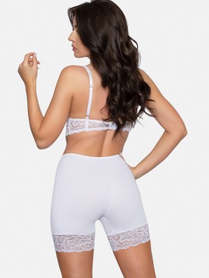 Къс дамски клин в бял цвят BBL188