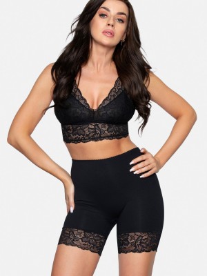 Къс дамски клин в черен цвят BBL188