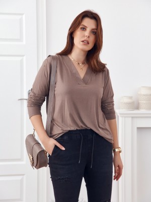 Дамска бежова блуза в големи размери FG561