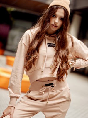 Спортен дамски комплект в бежов цвят FI718