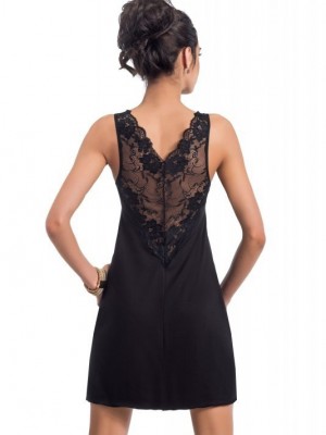 Kristina Нощница в черно Kristina Нощница в черно