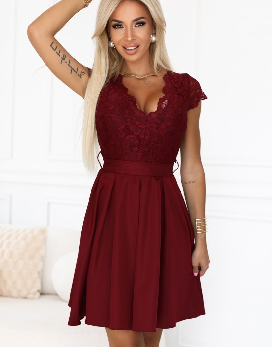 242-5 Елегантна къса рокля с колан в бордо