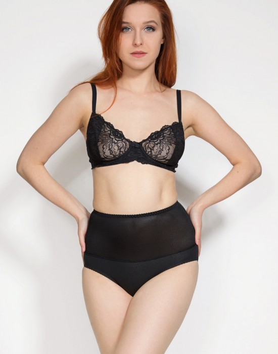 Моделиращи бикини с висока талия в черно Iga