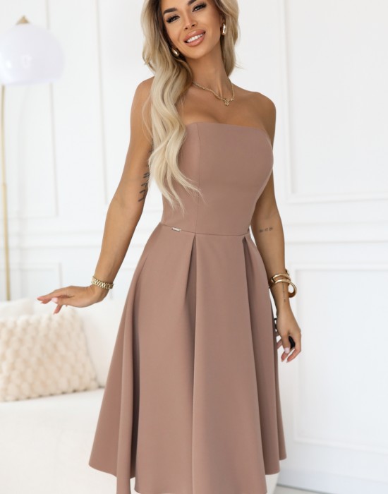 Елегантна рокля без презрамки в бежов цвят 641-2