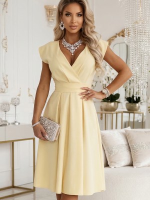 Разкроена миди рокля в жълт цвят, модел 348-13.
