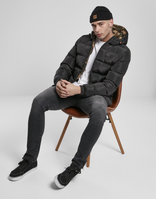 Двулицево мъжко яке в камуфлажен цвят от Urban Classics Reversible Hooded Puffer 