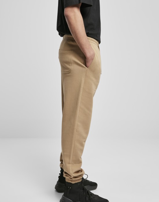 Мъжко долнище в бежов цвят Urban Classics Basic Sweatpants 2.0 