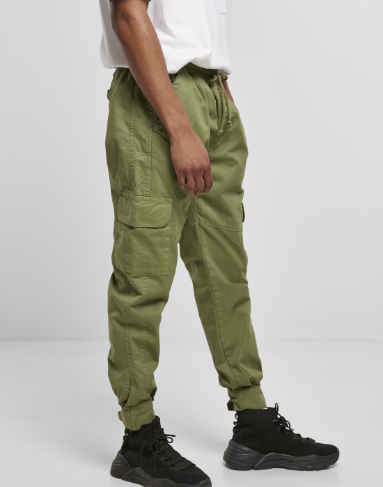 Мъжки панталон в масленозелен цвят Urban Classics Military Jogg