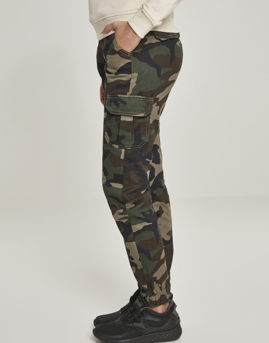Дамски карго панталон в зелен камуфлажен цвят Urban Classics Ladies High Waist Camo Cargo Pants