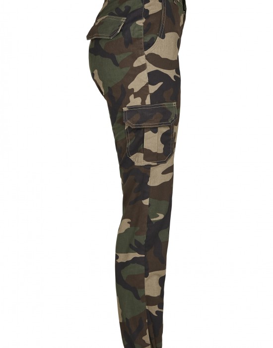 Дамски карго панталон в зелен камуфлажен цвят Urban Classics Ladies High Waist Camo Cargo Pants