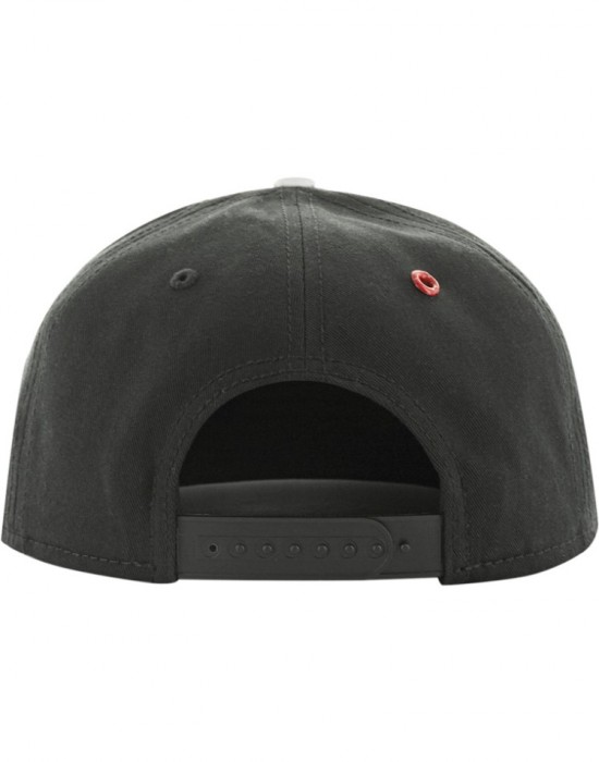 Шапка с козирка в сив и черен цвят Letter Snapback L 