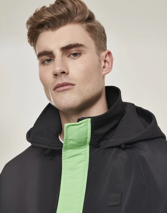 Мъжко яке в черно и синьо от Urban Classics Neon Mix Pull Over Jacket, Urban Classics, Якета - Complex.bg
