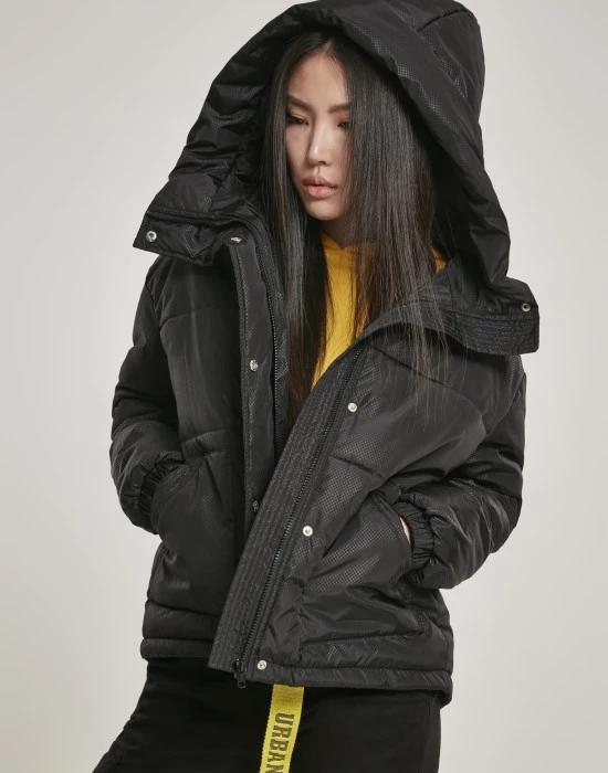 Дамско яке в черно Urban Classics Ladies Oversized Hooded Puffer, Urban Classics, Якета - Complex.bg