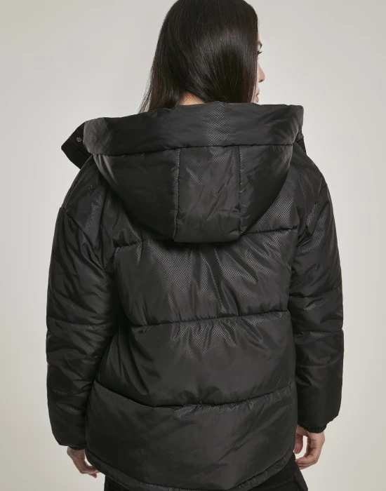 Дамско яке в черно Urban Classics Ladies Oversized Hooded Puffer, Urban Classics, Якета - Complex.bg