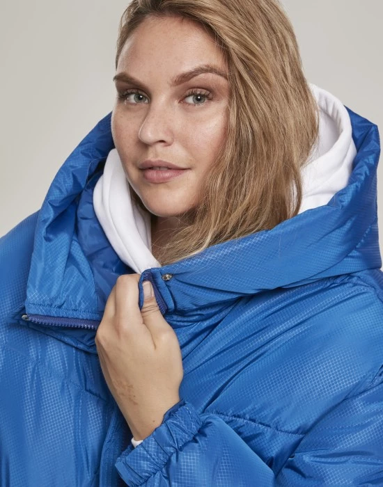 Дамско яке в синьо Urban Classics Ladies Oversized Hooded Puffer, Urban Classics, Якета - Complex.bg