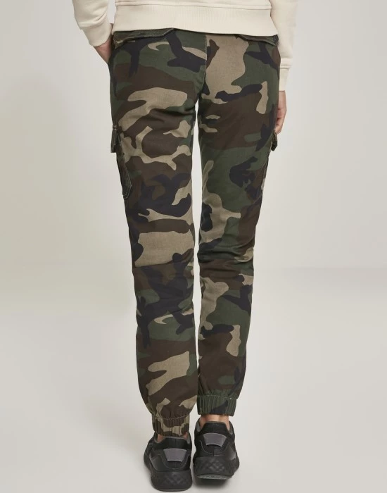 Дамски карго панталон в зелен камуфлажен цвят Urban Classics Ladies High Waist Camo Cargo Pants, Urban Classics, Панталони - Complex.bg