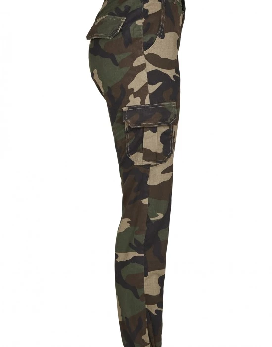 Дамски карго панталон в зелен камуфлажен цвят Urban Classics Ladies High Waist Camo Cargo Pants, Urban Classics, Панталони - Complex.bg
